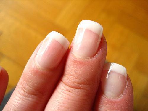 french-manicure-picture.jpg