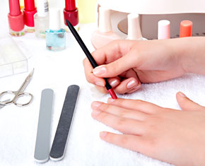 Are DIY beauty regimens the way of the future? We hope not
